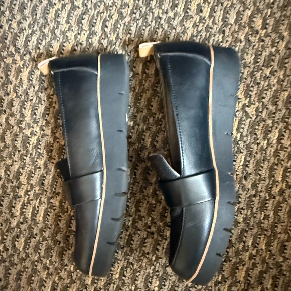 Dr Scholl’s Elegant Black Loafers for Women - Picture 2 of 6